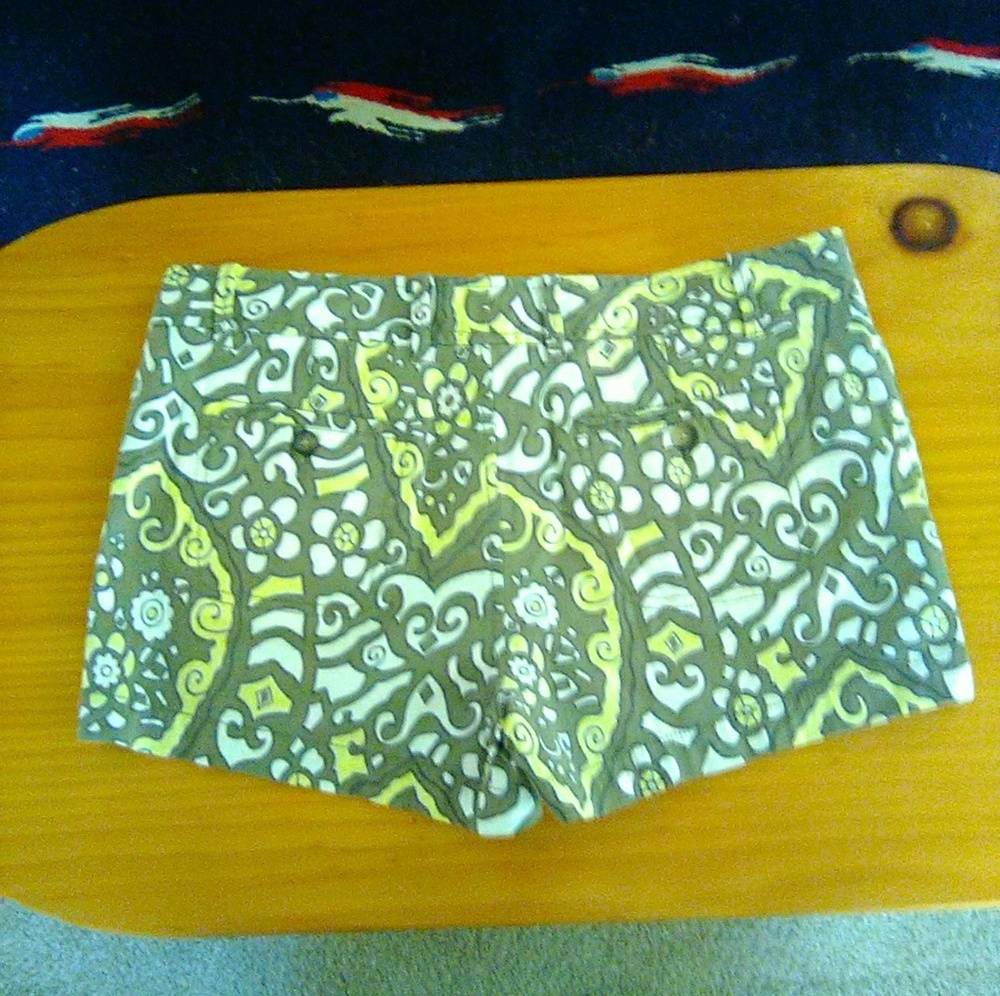 Vintage inspired retro shorts tiki size 8